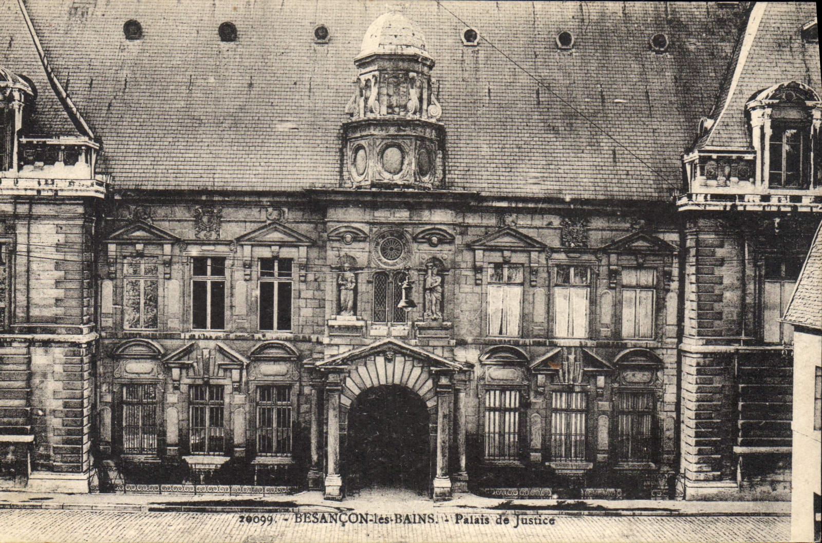 CPA Palais de Justice Besancon les Bains