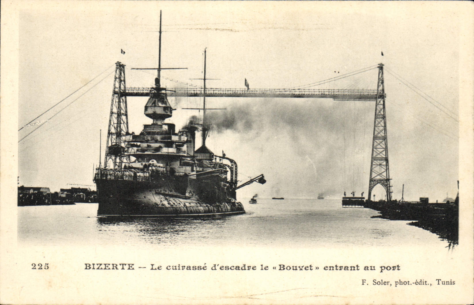 Postal Buque de Guerra lo acoraza de escuadra el Acanalador que entra al puerto