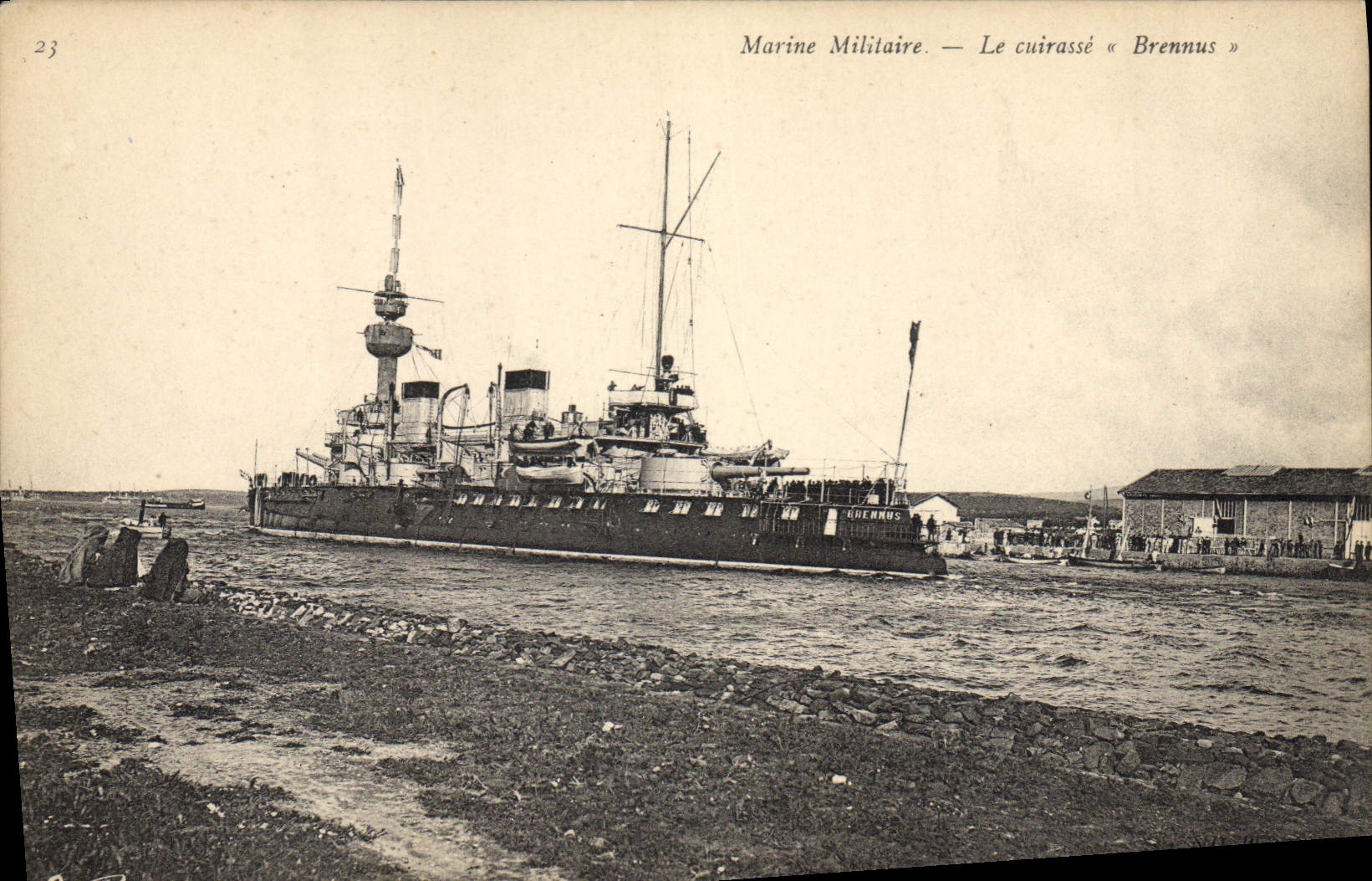 CPA Bateau de Guerre Le Cuirasse Brennus