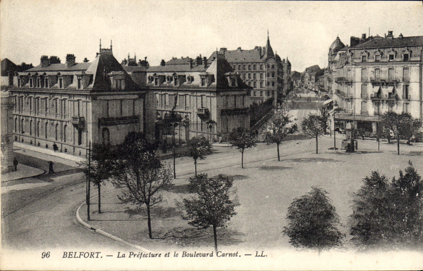 CPA Belfort La Prefecture et le boulevard Carnot
