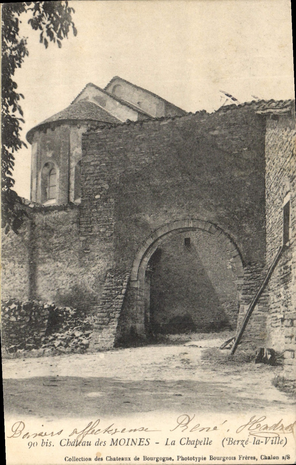 CPA Chateau des Moines La chapelle Berze la ville 