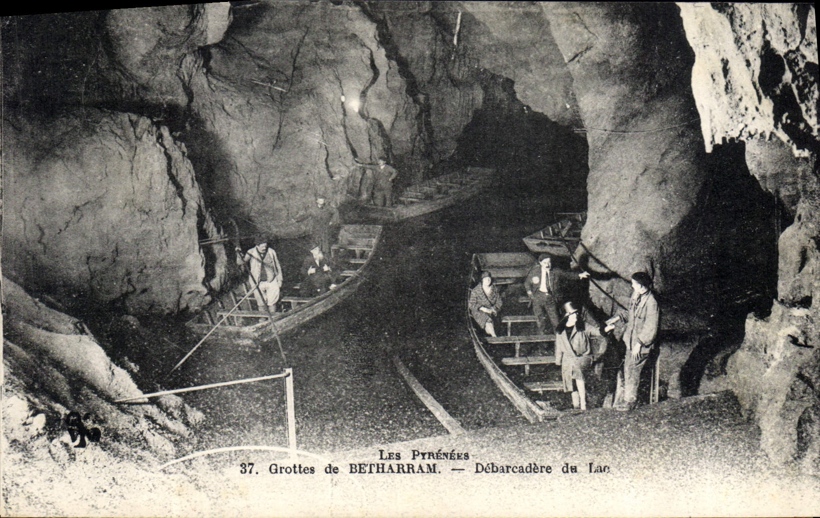 CPA Grotte Grottes de Betharram Debarcadere du lac
