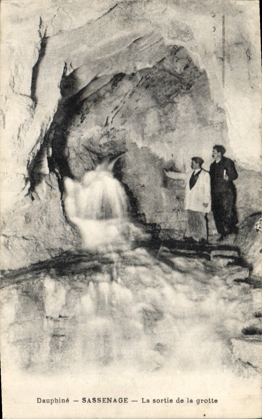 CPA Grotte Grottes Dauphine Sassenage La sortie de la grotte