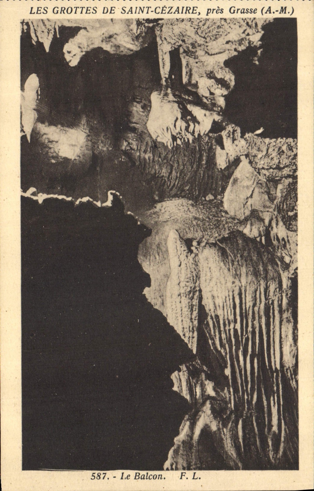 CPA Grotte Grottes de Saint Cezaire pres Grasse Le balcon