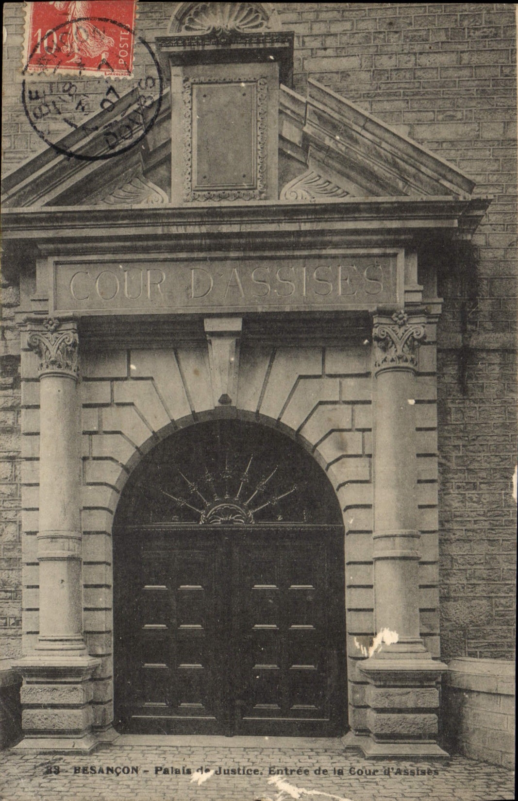 Postal Tribunal de justicia Besançon Entrada del Tribunal de bases