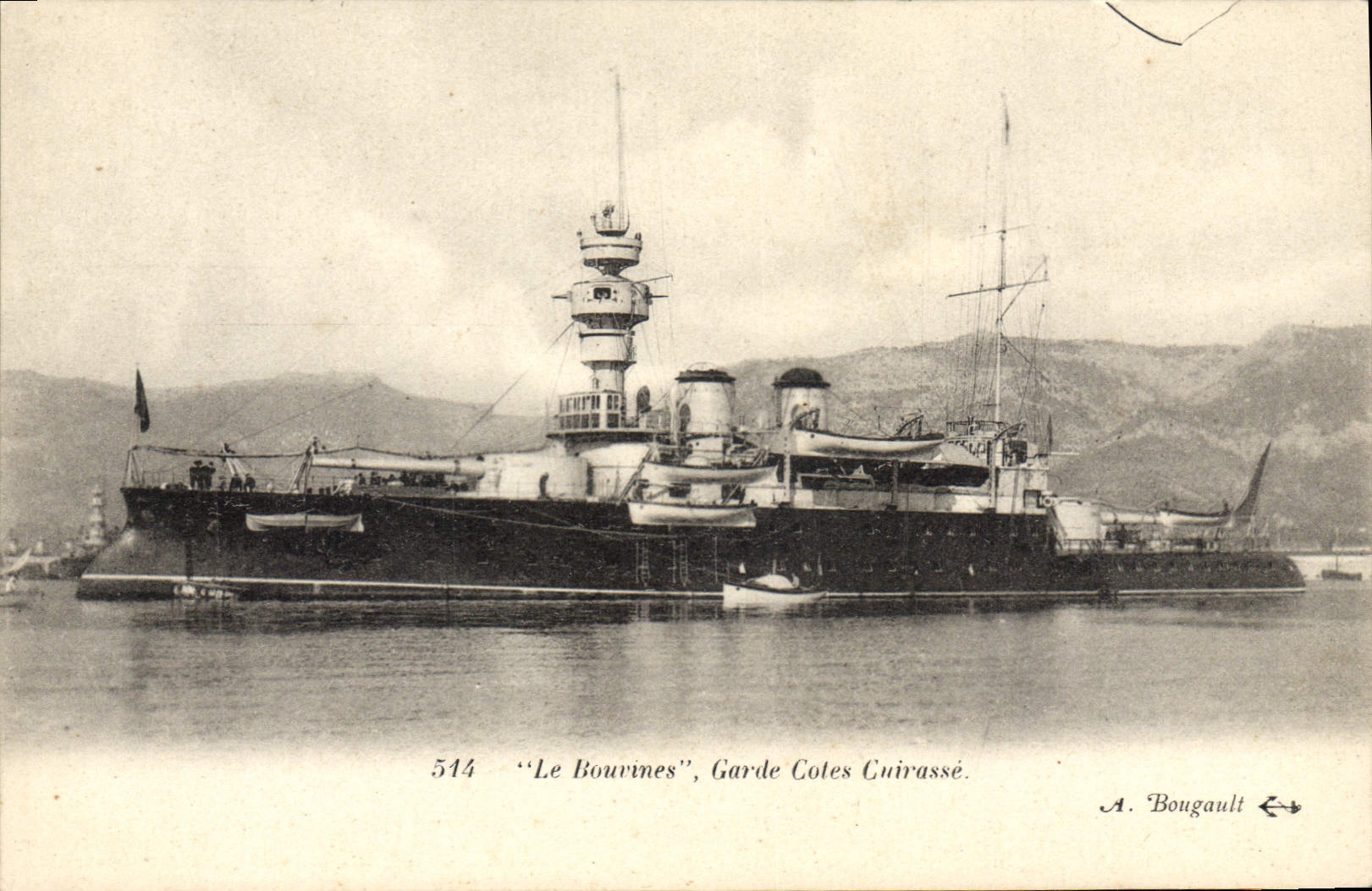 CPA Bateau de Guerre Le Bouvines Garde Cotes Cuirasse