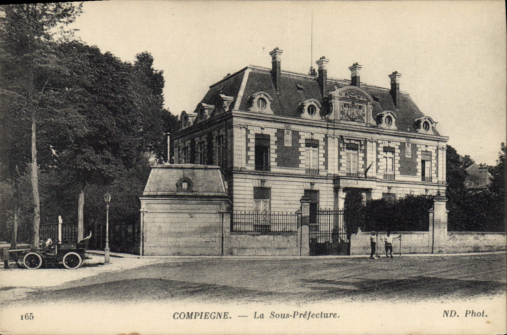 CPA Compiegne La Sous Prefecture  