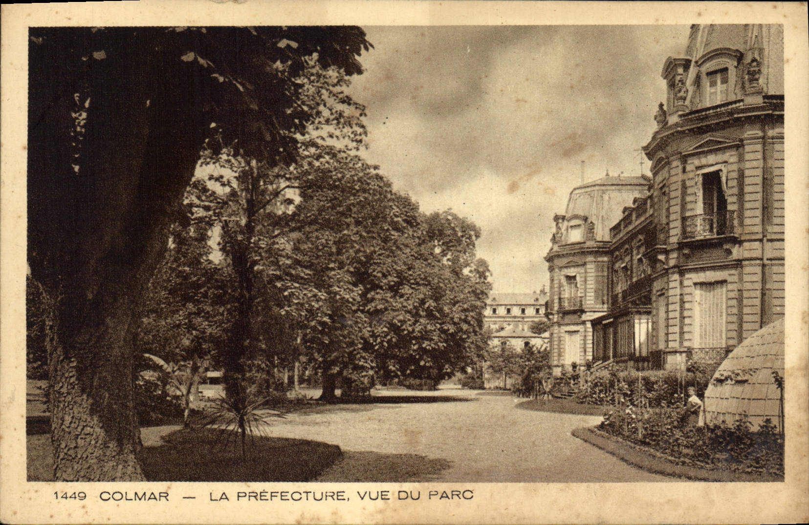 CPA Prefecture Vue du Parc Colmar 