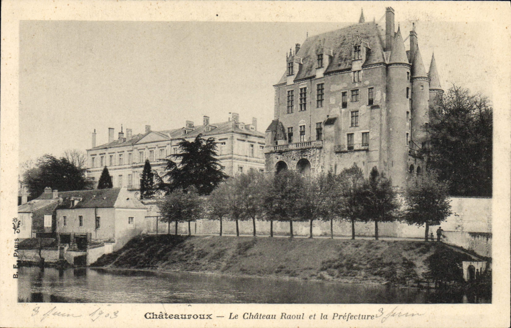 CPA Chateauroux Le Chateau Raoul et la Prefecture