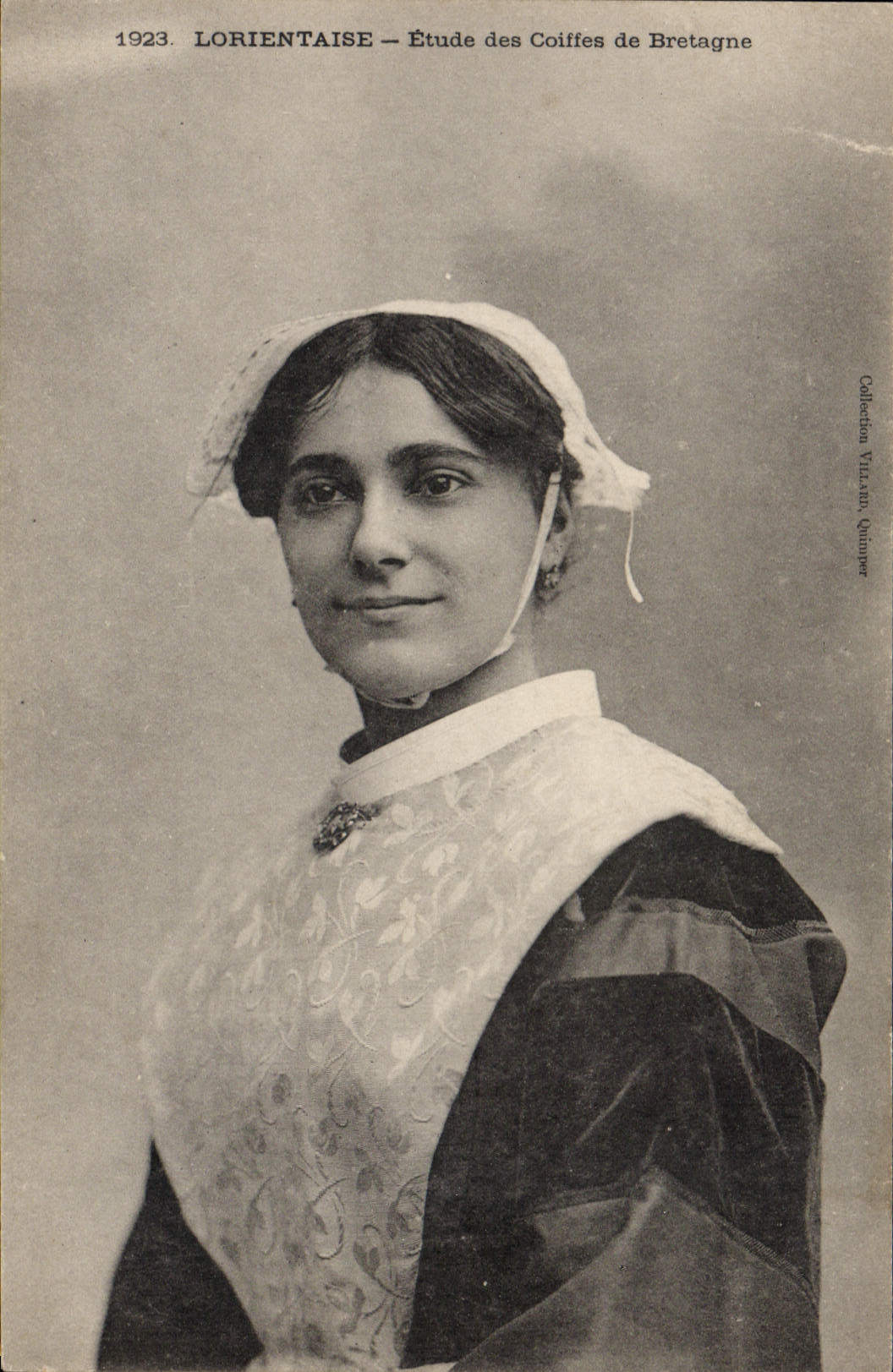 CPA Folklore Lorientaise Bretagne 