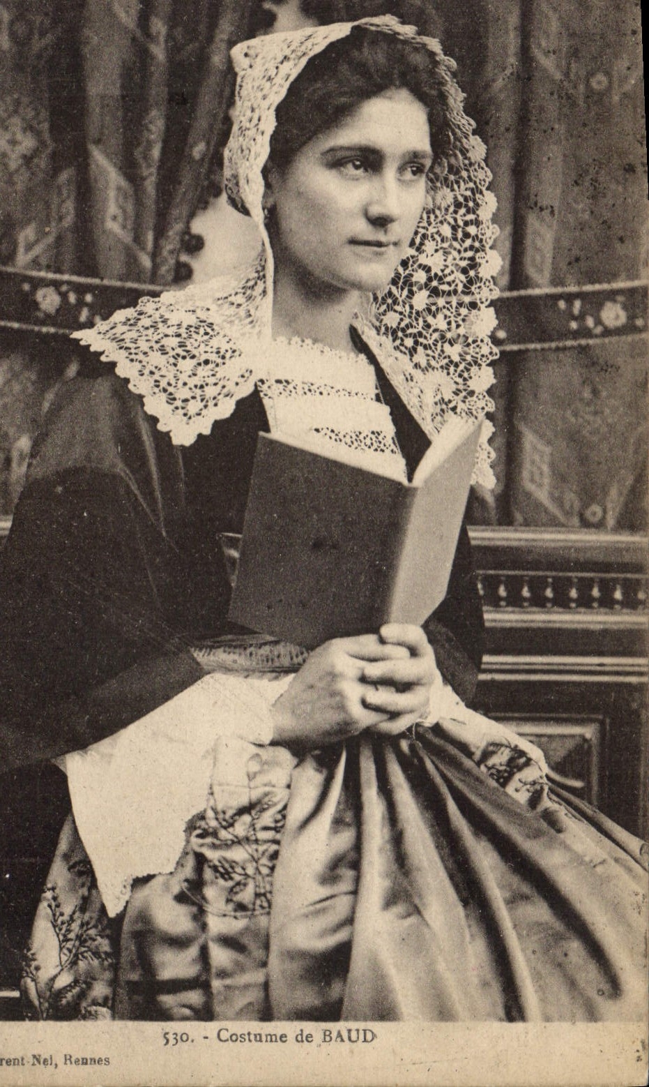 CPA Folklore Costume de Baud 