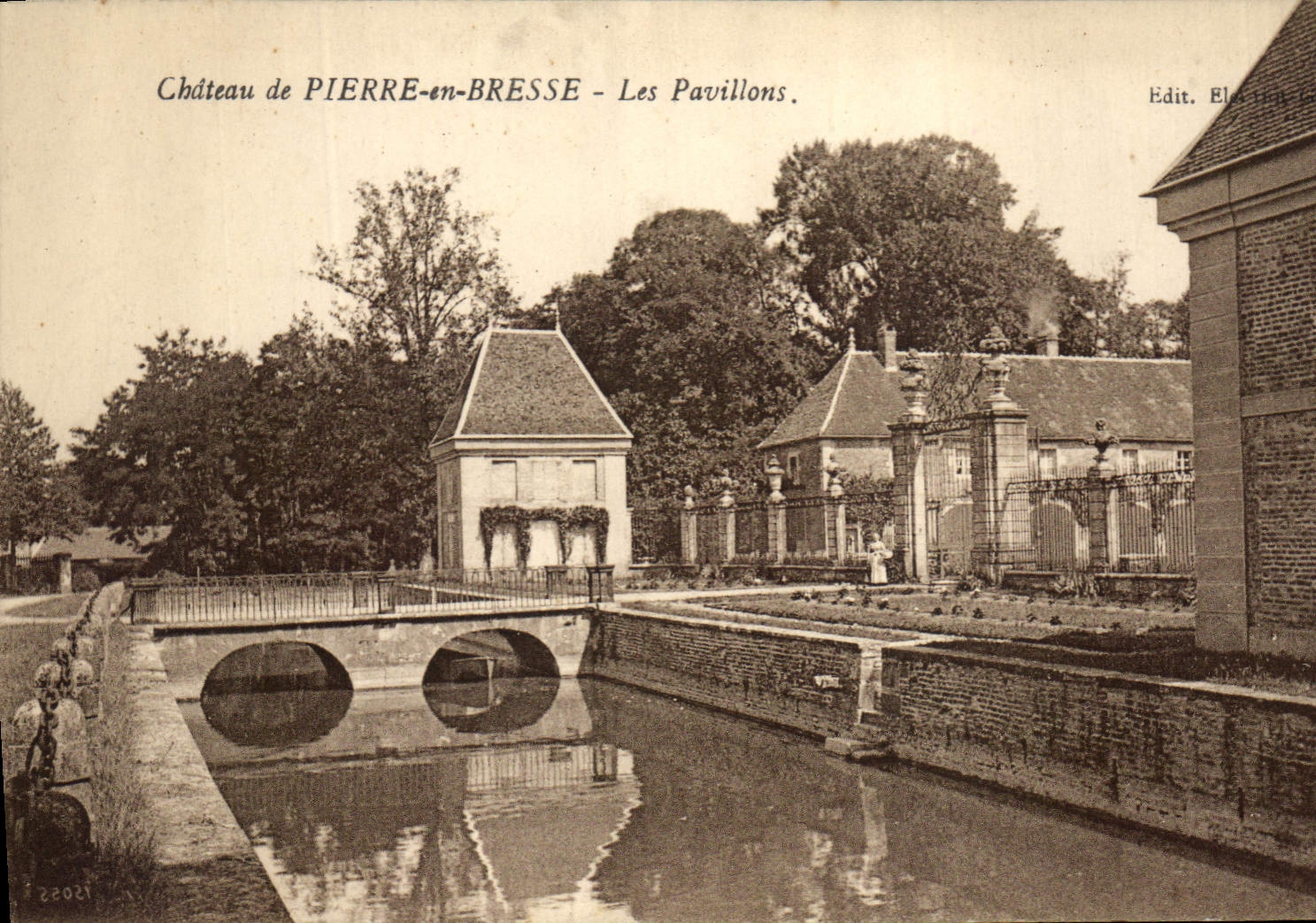 CPA Chateau de Pierre en Bresse Les pavillons 