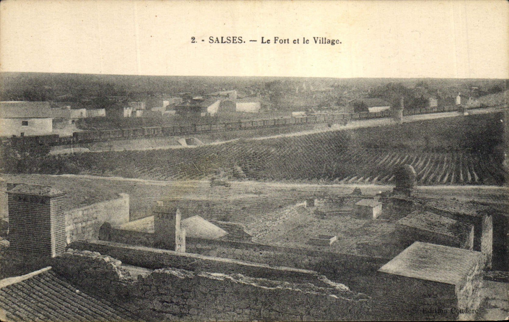 CPA Chateau Salses Le fort et le village