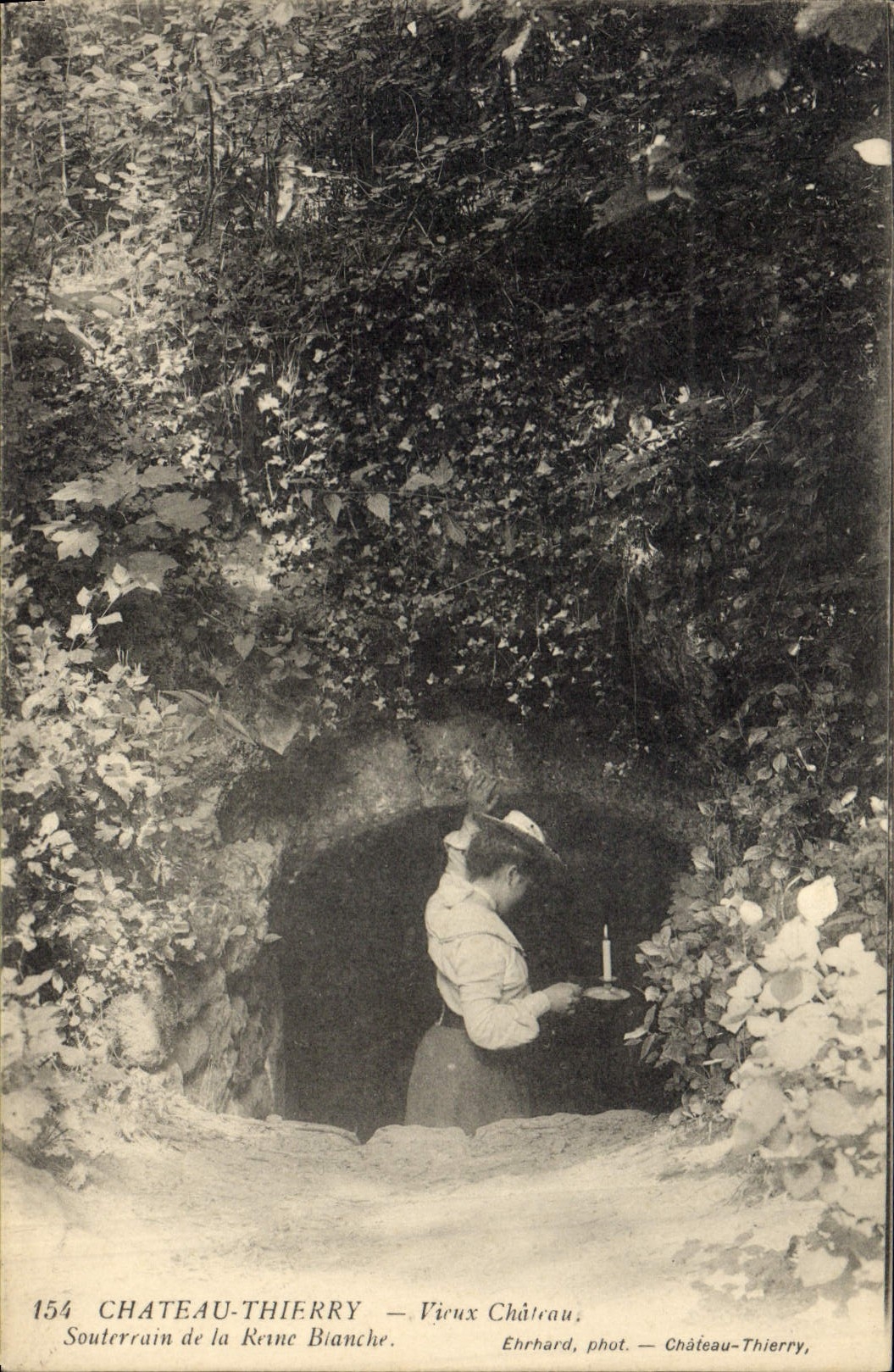 CPA Grotte Grottes Chateau Thierry Le vieux chateau Souterrain de la Reine Blanche