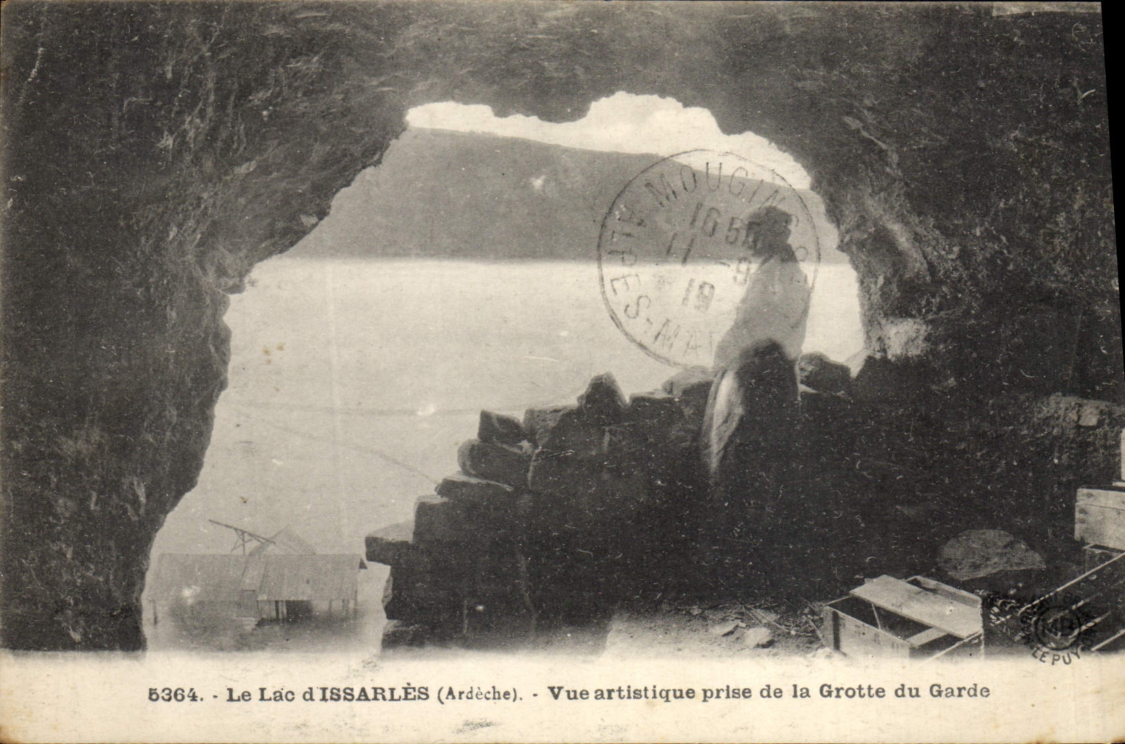 CPA Grotte Grottes Le lac d'Issarles Vue artistique prise de la grotte de la Garde 
