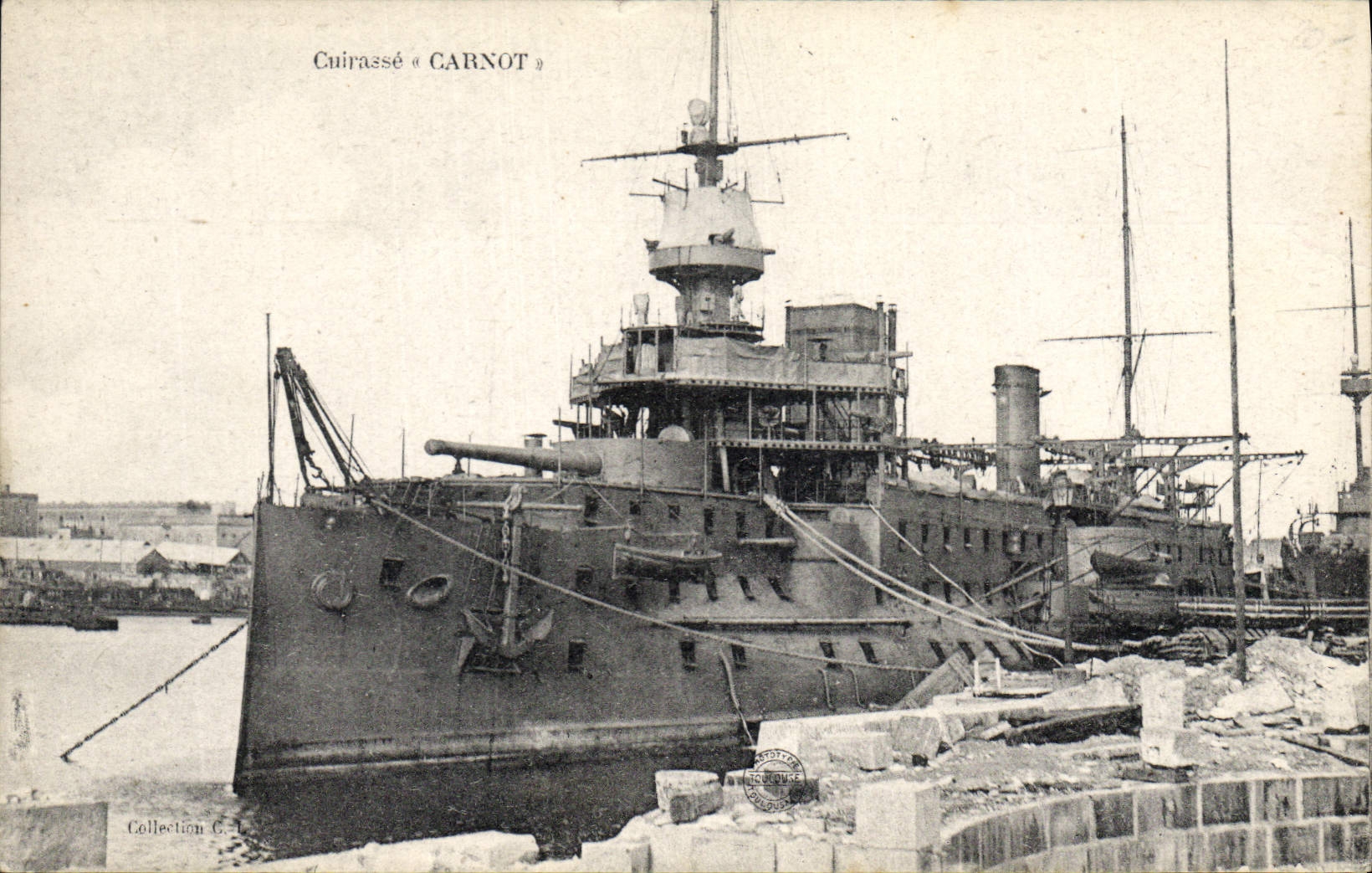 CPA Bateau de Guerre Cuirasse Carnot 