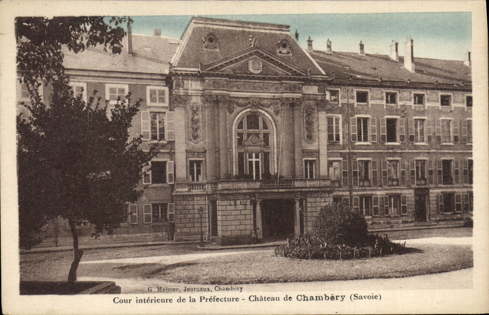 CPA Cour interieure de la Prefecture Chateau de Chambery Savoie