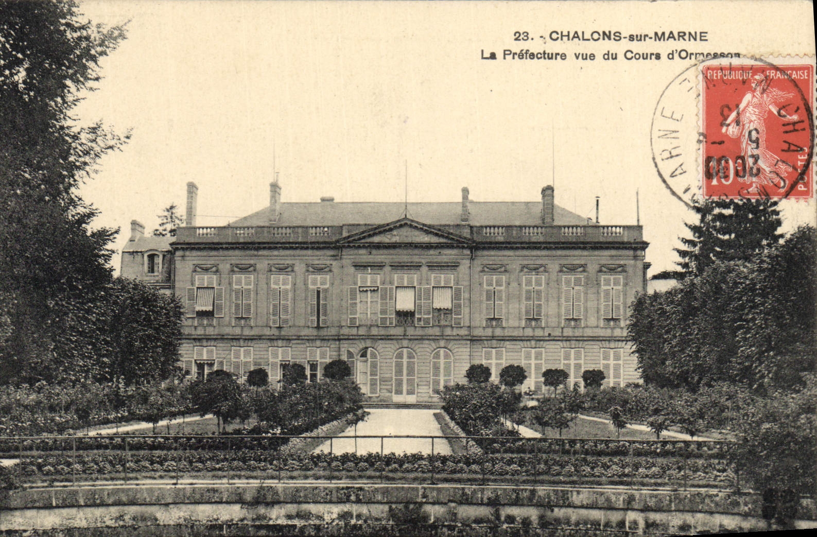 CPA Prefecture vue du Cours d'Ormesson Chalons sur Marne 