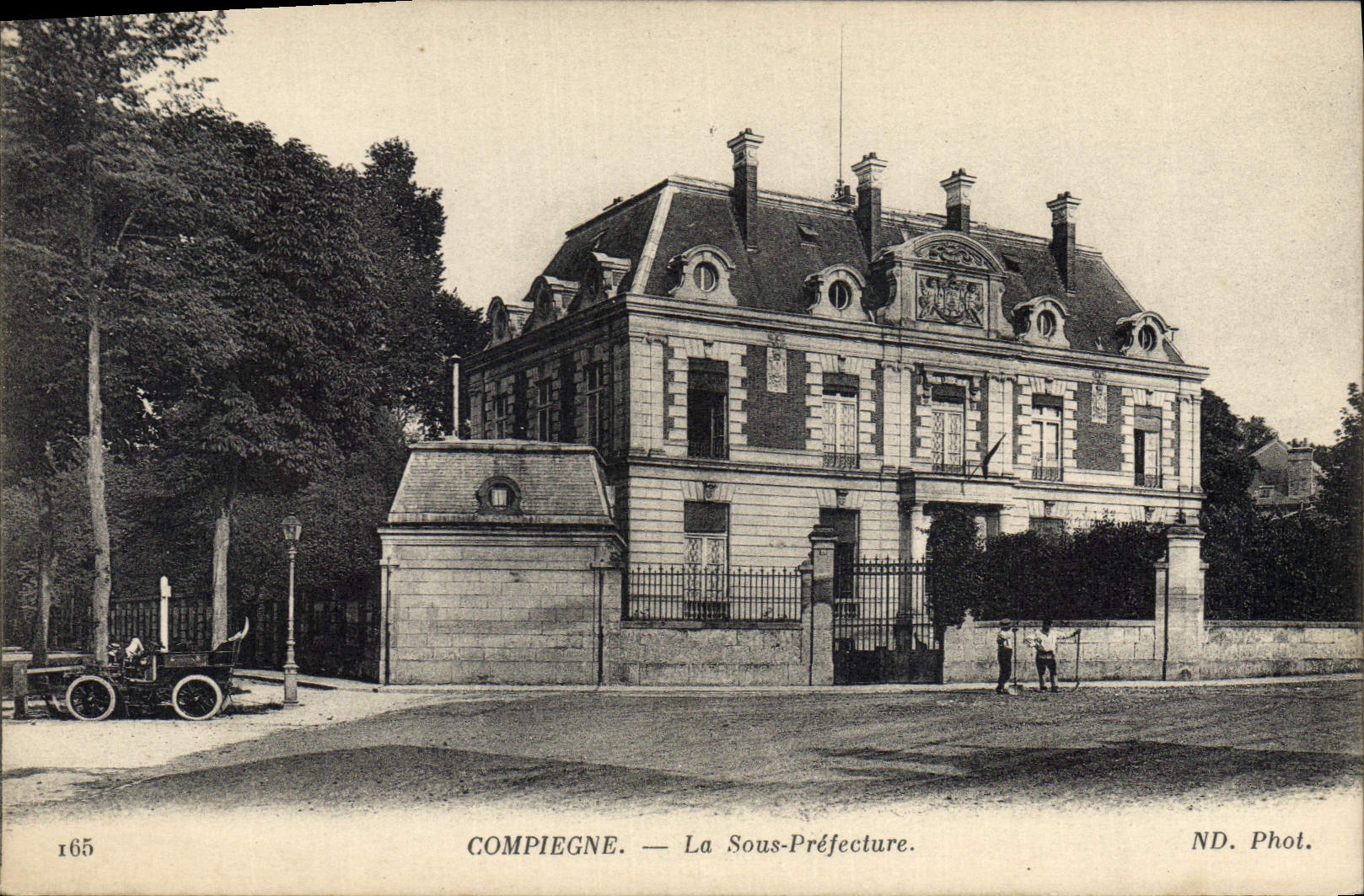 CPA Compiegne La Sous Prefecture  
