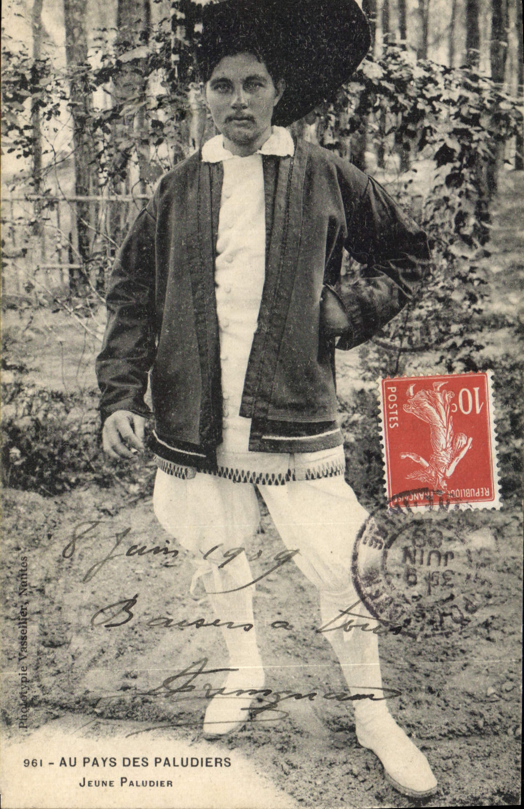 CPA Folklore Au pays des Paludiers Jeune paludier 