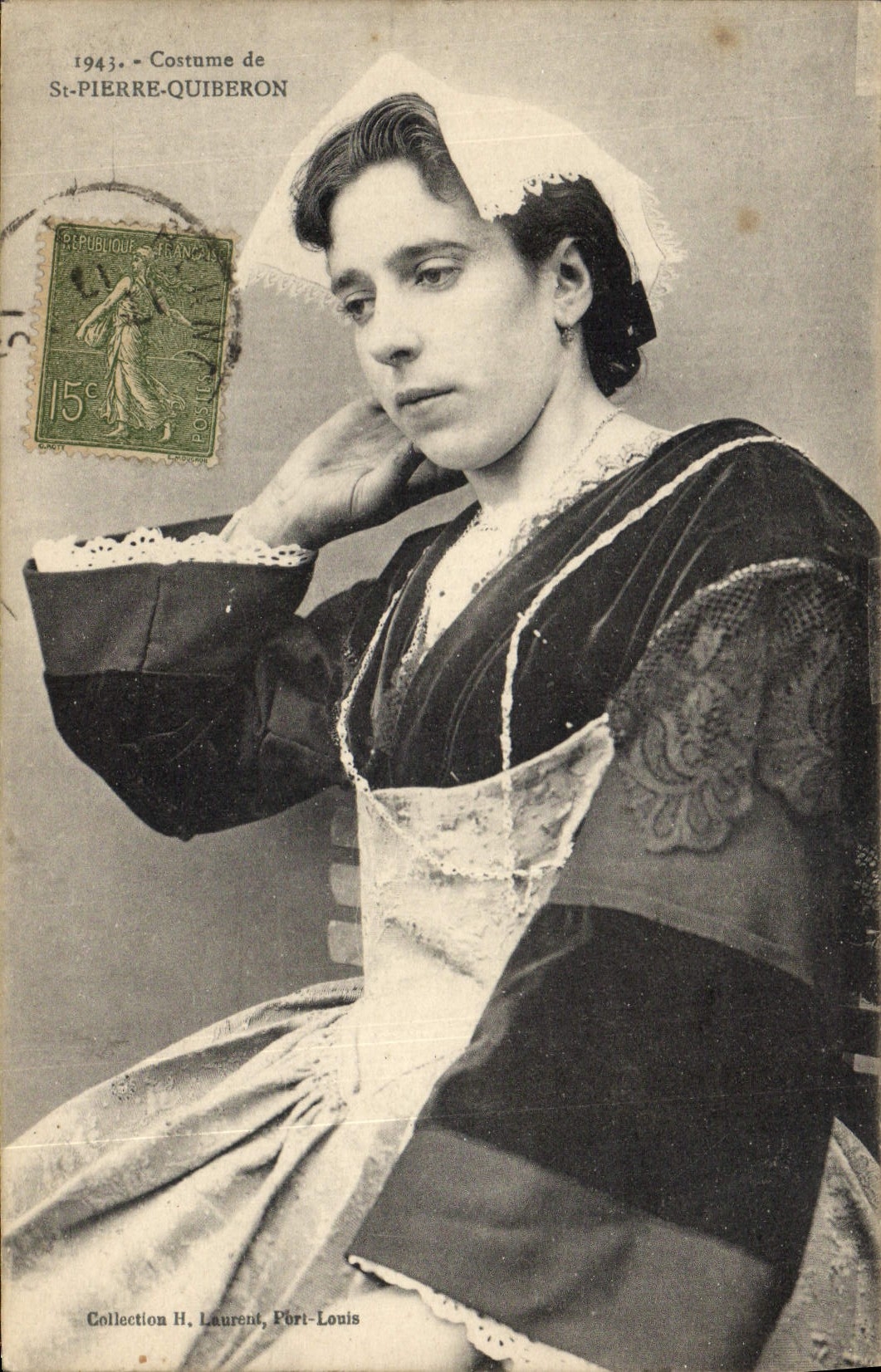 CPA Folklore Costume de St pierre Quiberon 