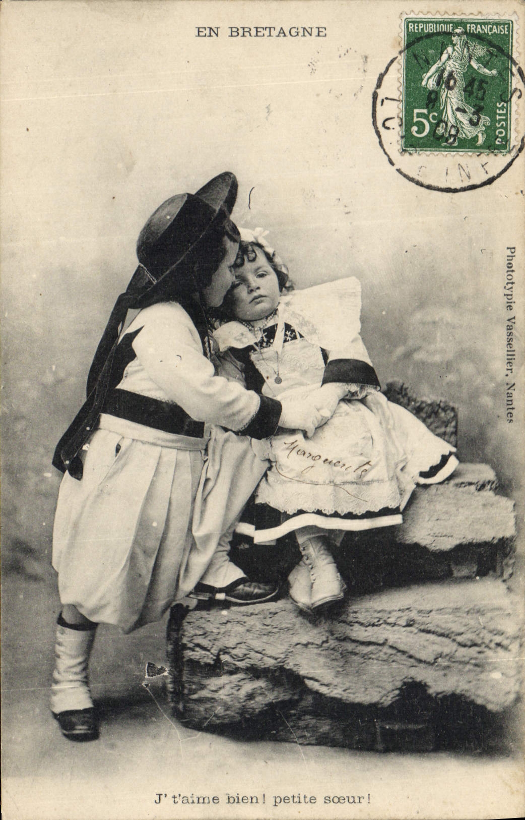 CPA Folklore Bretagne Enfants 