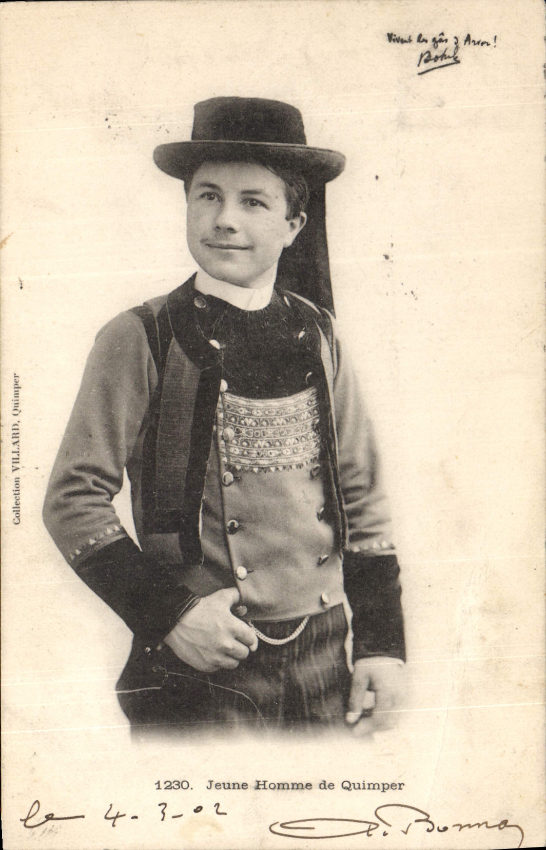 CPA Folklore Jeune homme de Quimper 