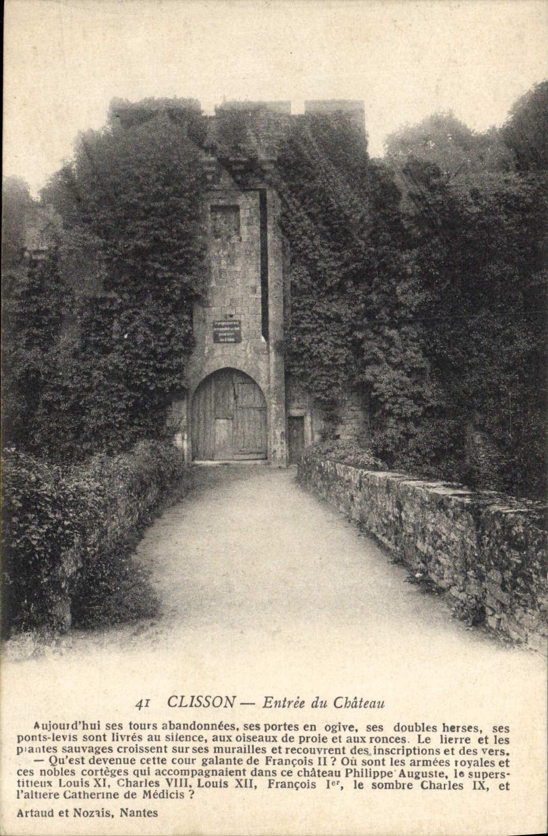 CPA Clisson Entree du Chateau  