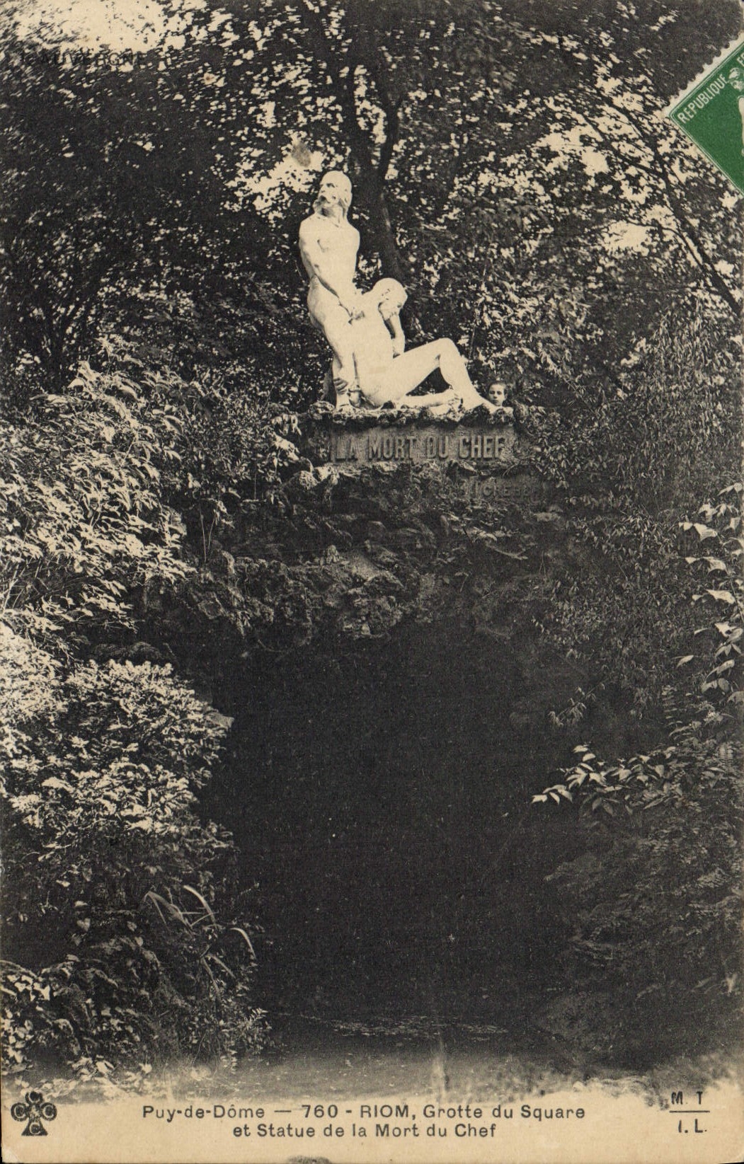 CPA Grotte du square e statue de la mort du chef Riom Grottes  