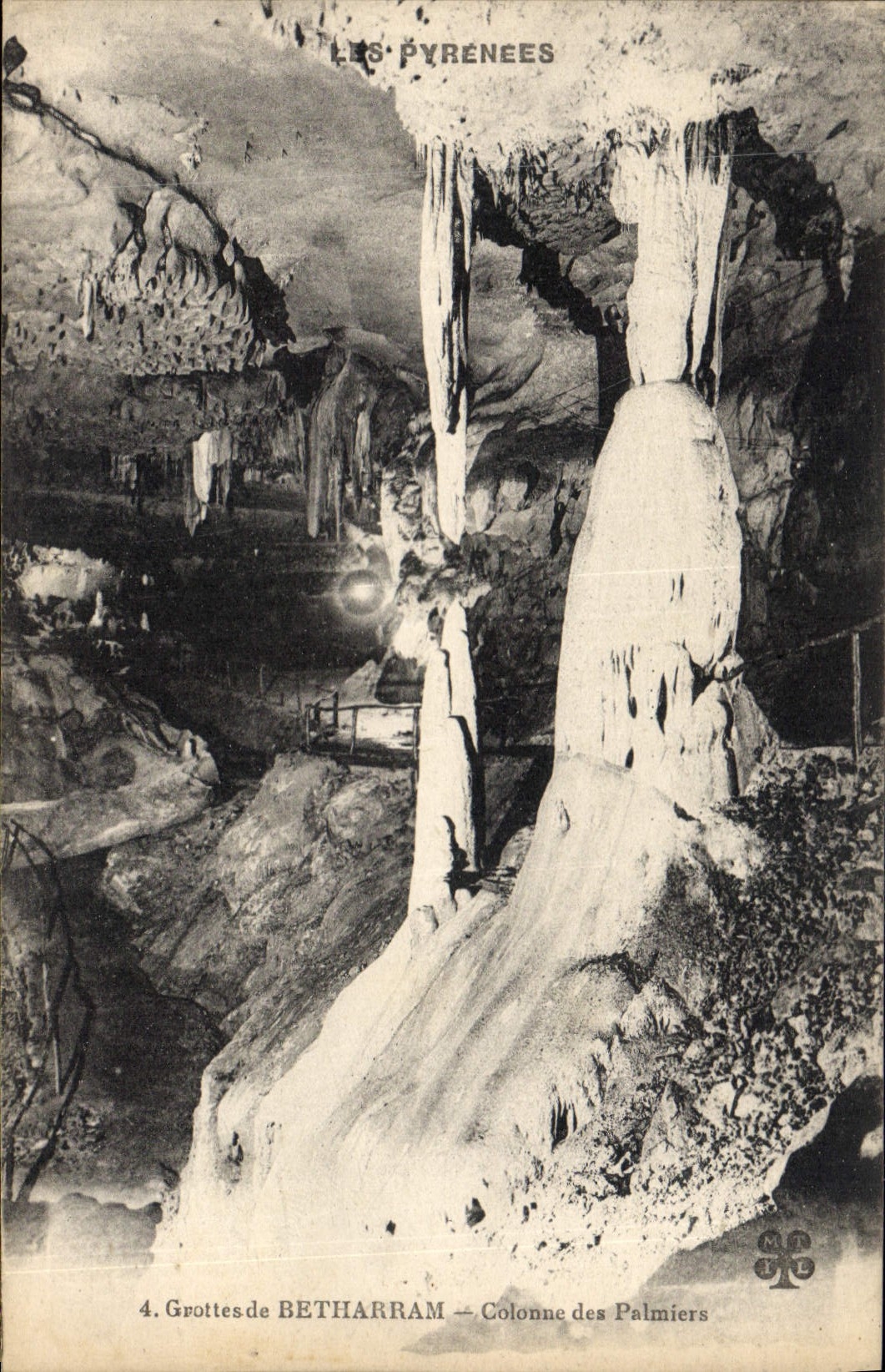 CPA Grotte Grottes de Betharram Colonne des palmiers 