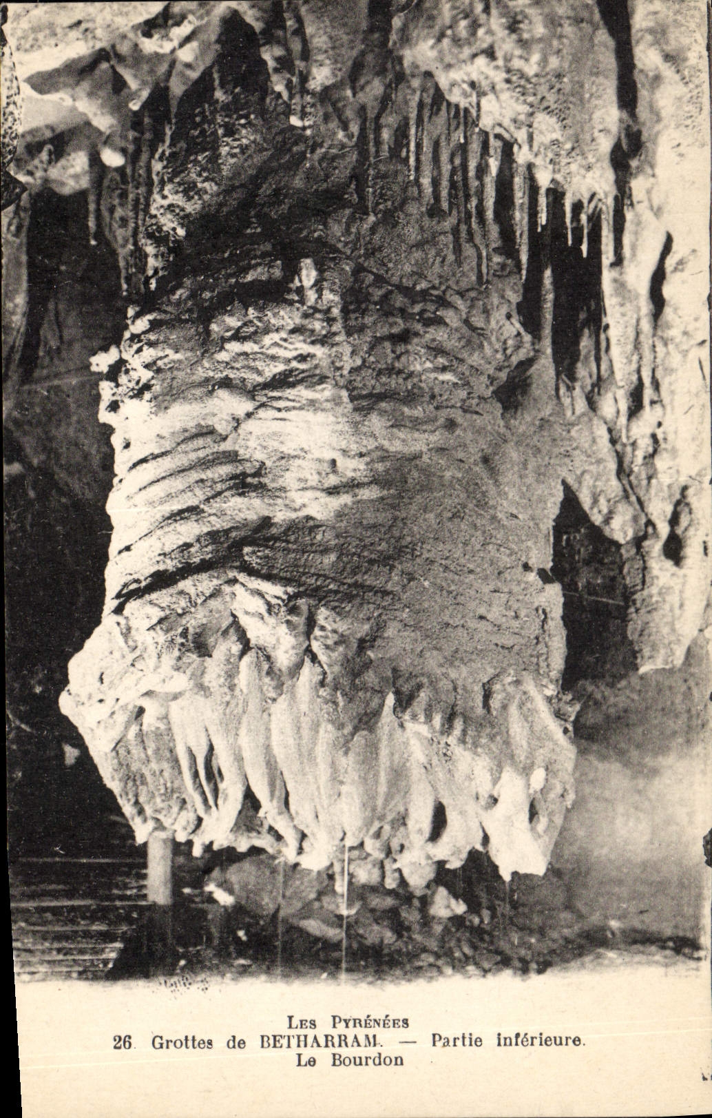 CPA Grotte Grottes de Betharram Partie inferieure Le Bourdon