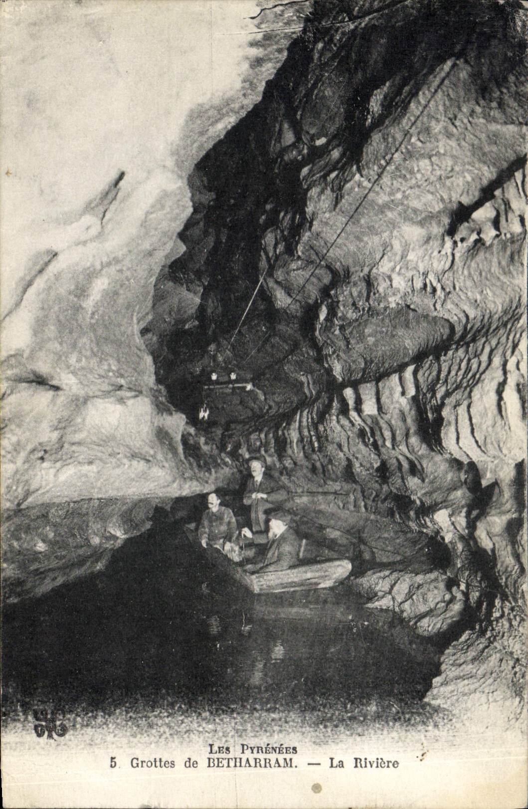 CPA Grotte Grottes de Betharram La riviere Barque 