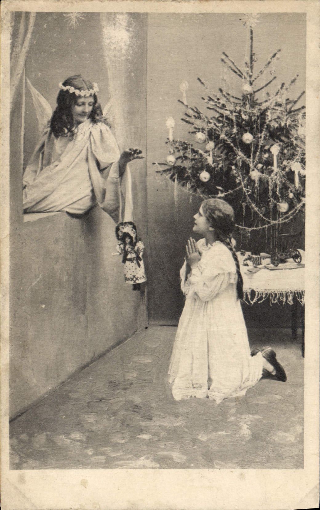 CPA Fantaisie Enfants Poupee Ange 