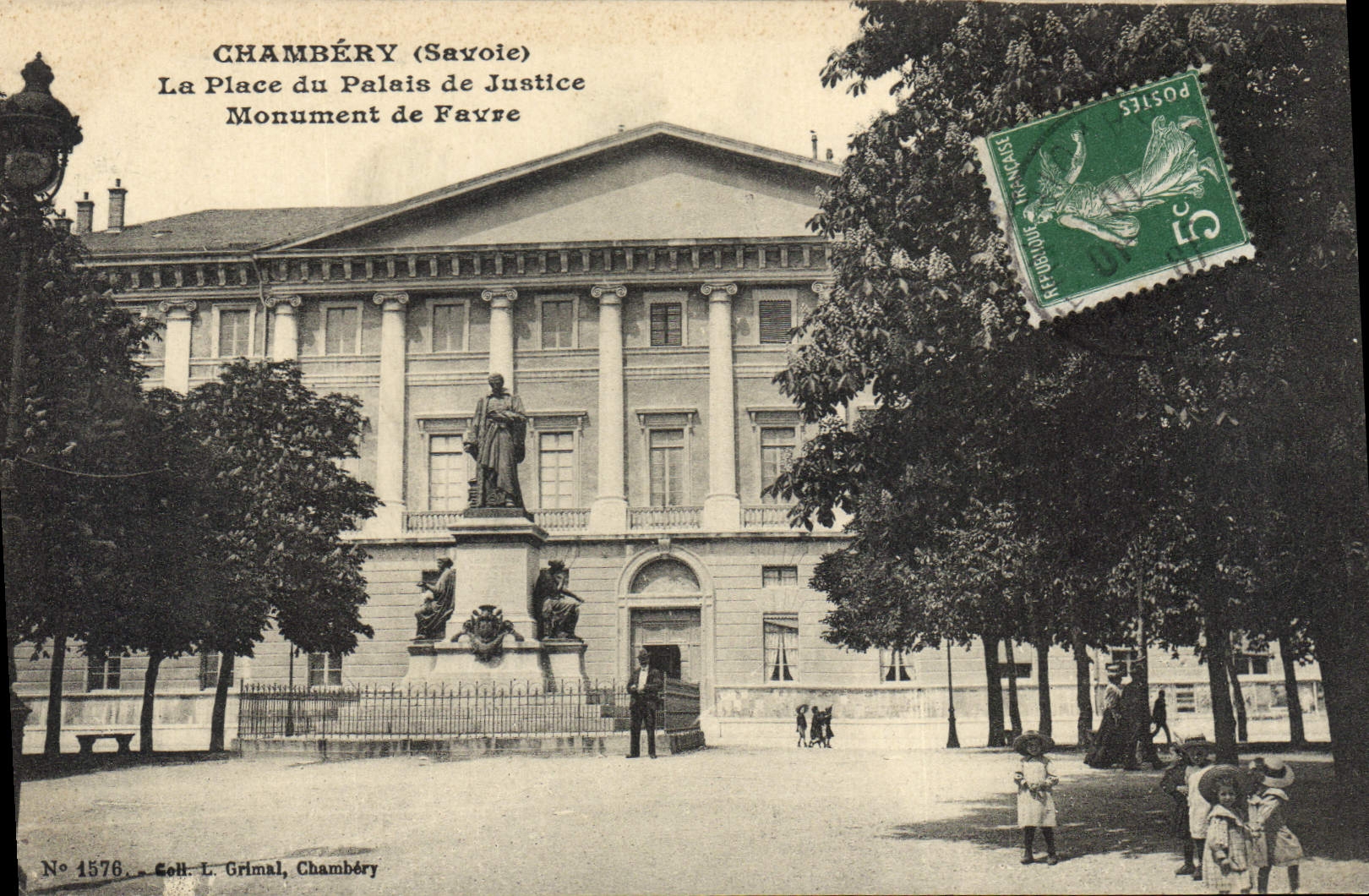 CPA Chambery La place du Palais de justice Monument de Favre 