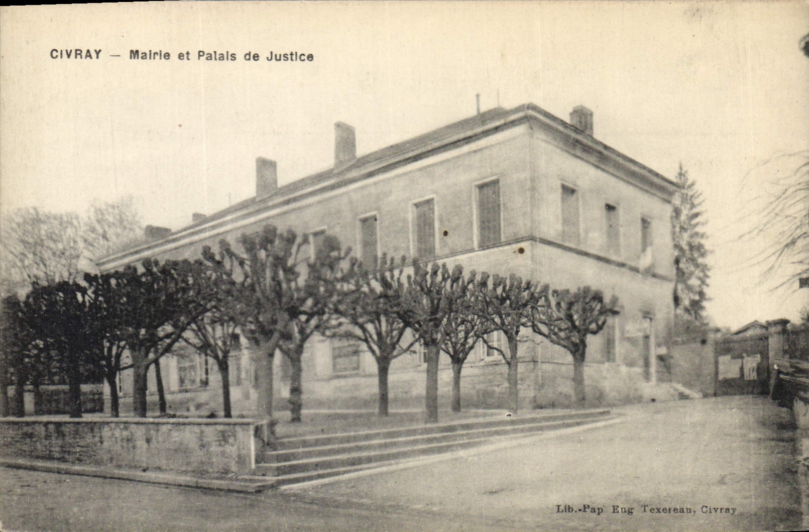 CPA Civray Mairie et Palais de justice  