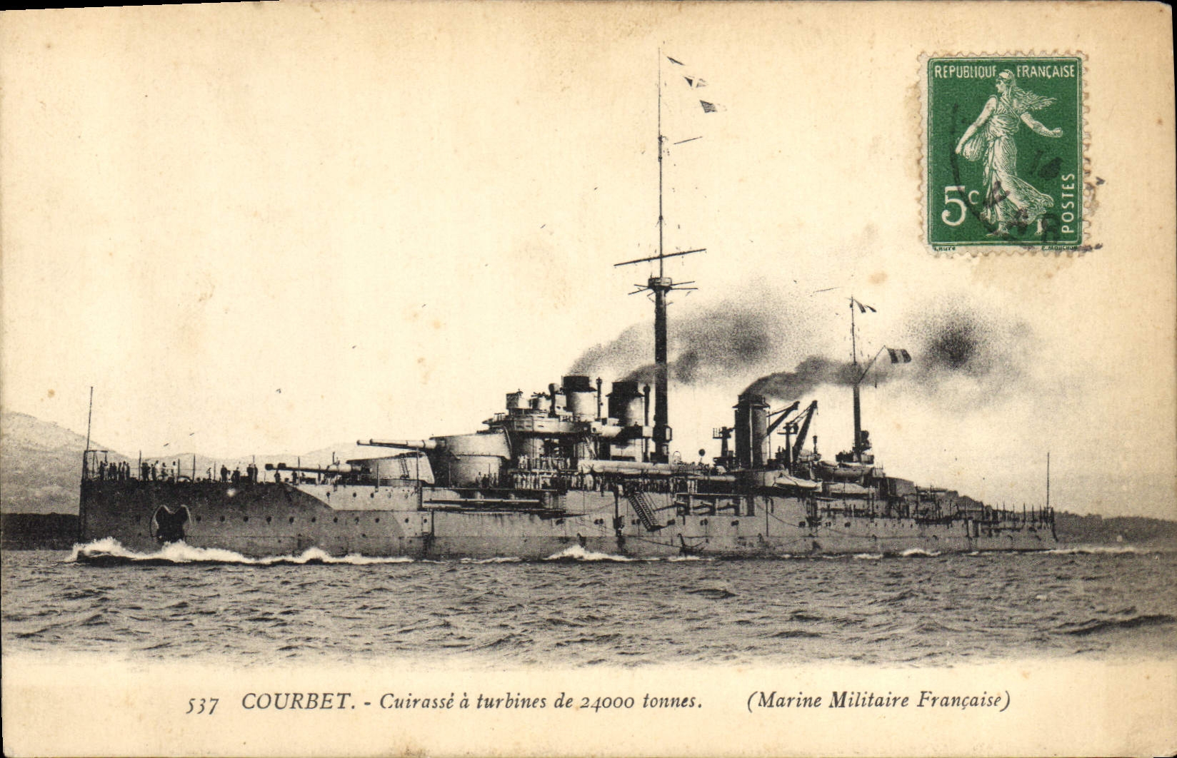 CPA Bateau de Guerre Courbet Cuirasse a turbines  