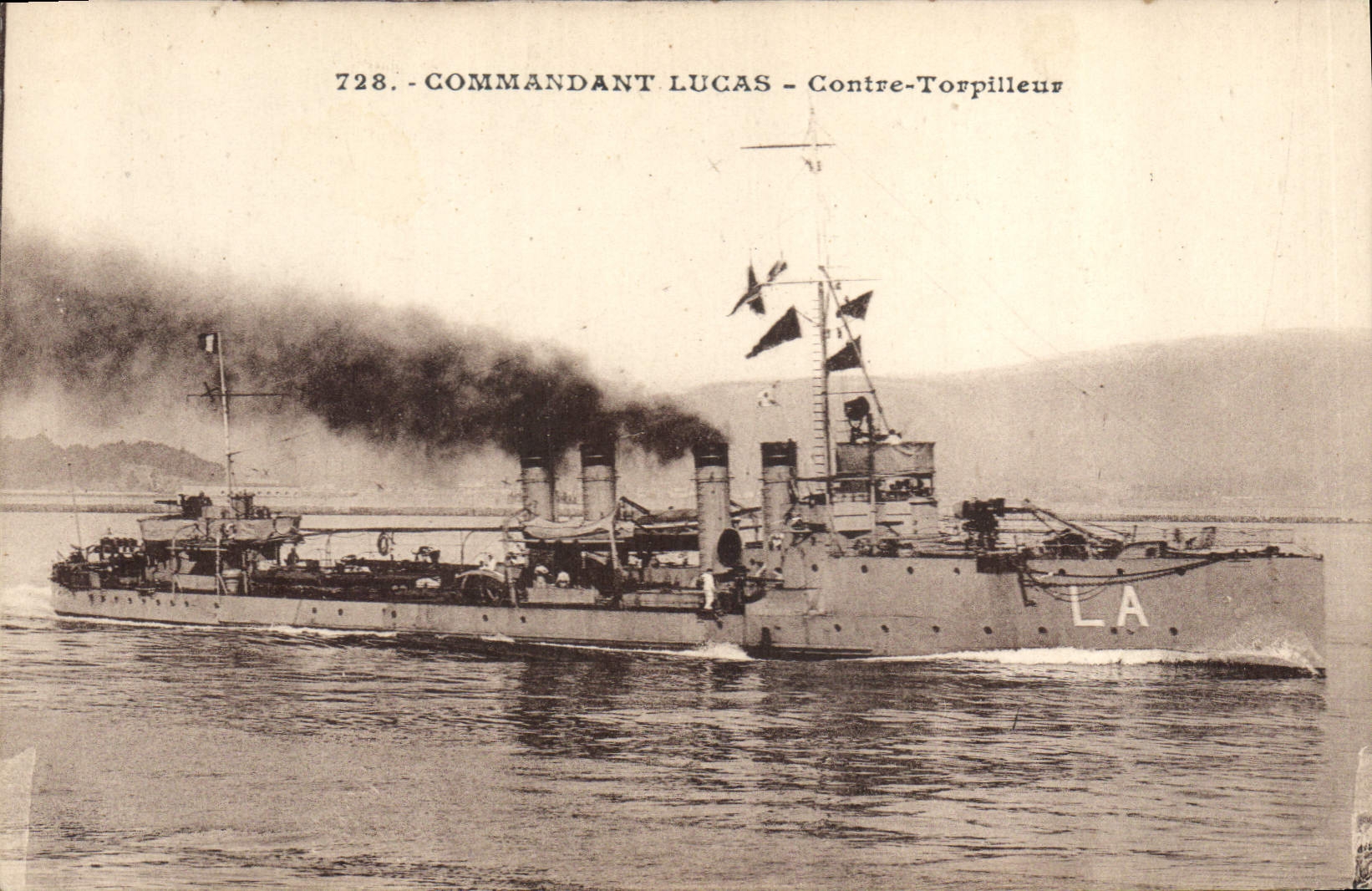 CPA Bateau de Guerre Commandant Lucas Contre Torpilleur 