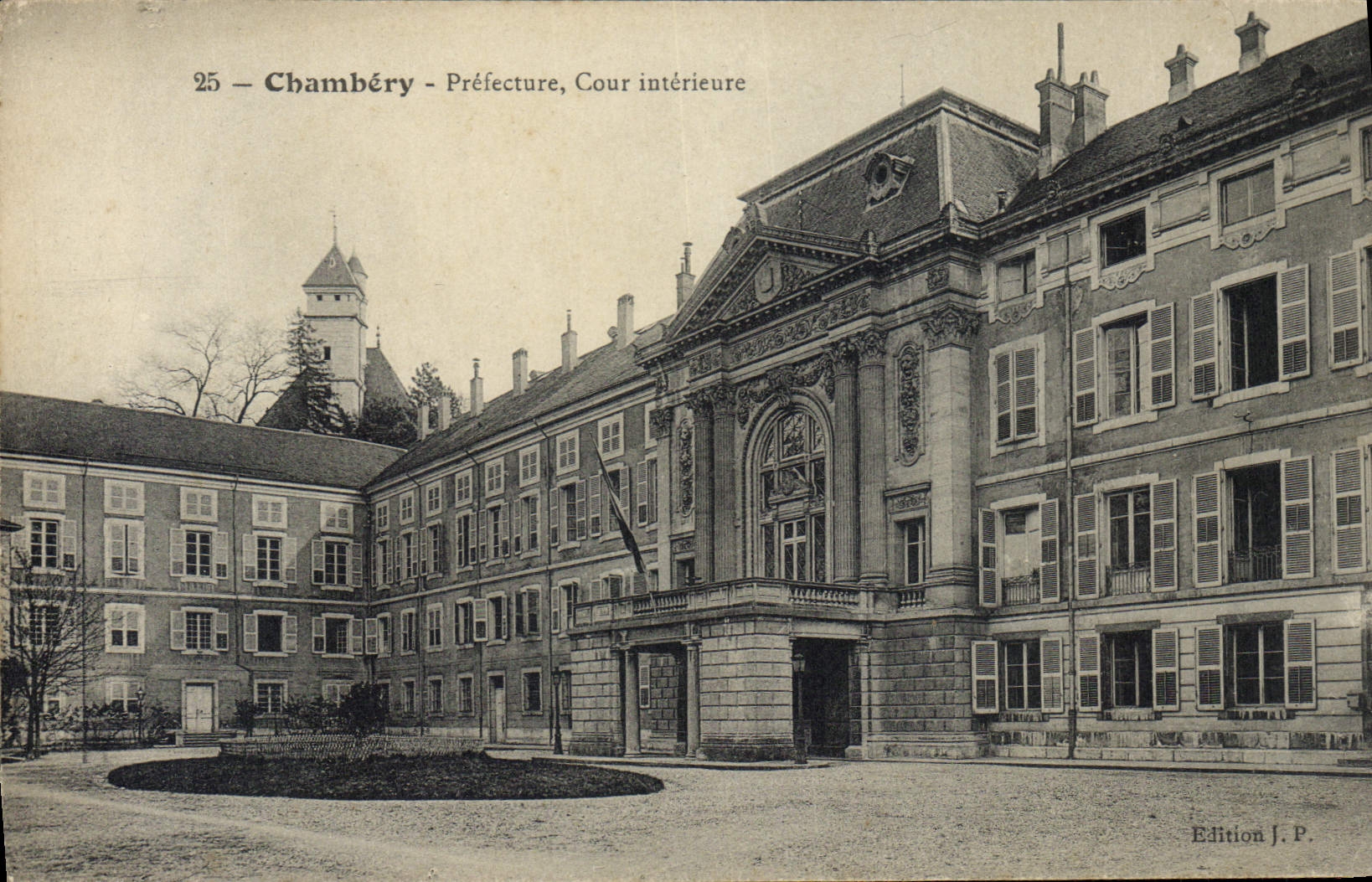 CPA Chambery Prefecture Cour interieure