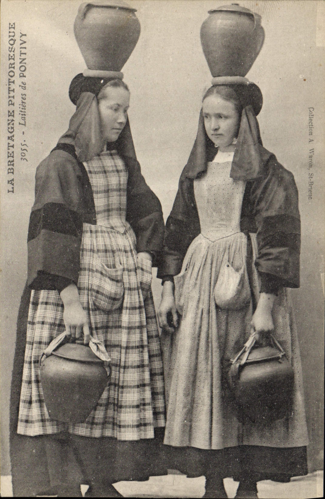 CPA Folklore Laitieres de Pontivy