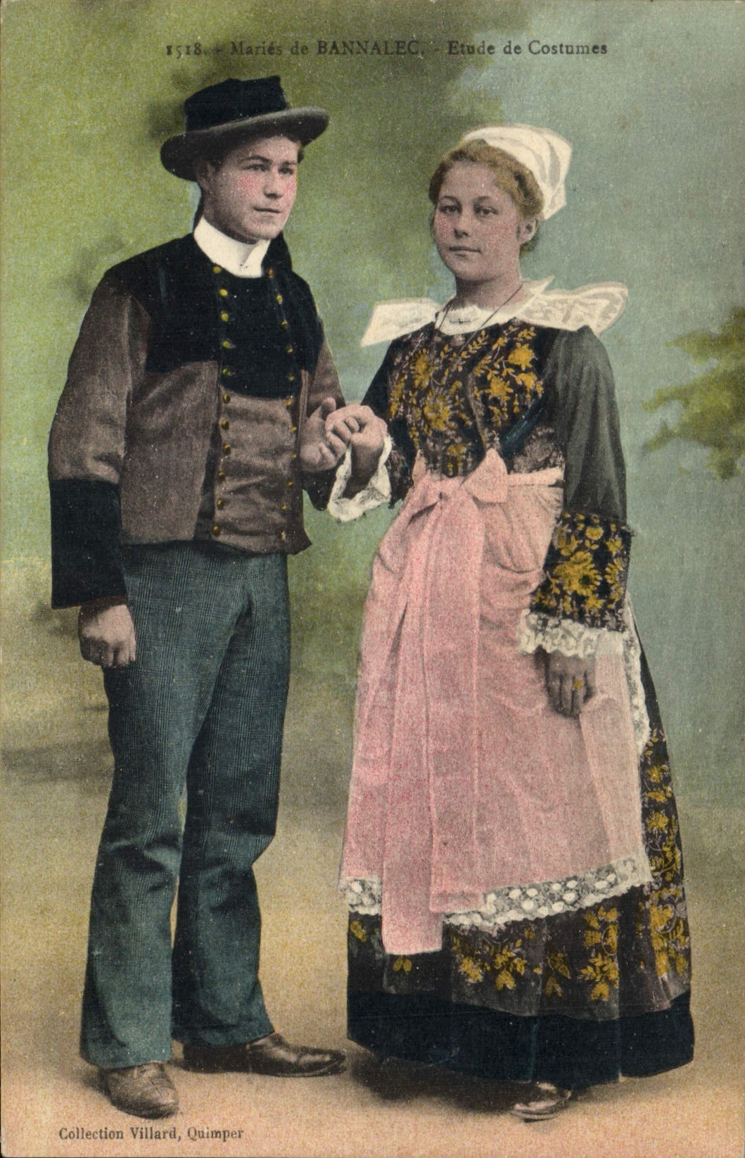 CPA Folklore Maries de Bannalec Etude de costumes