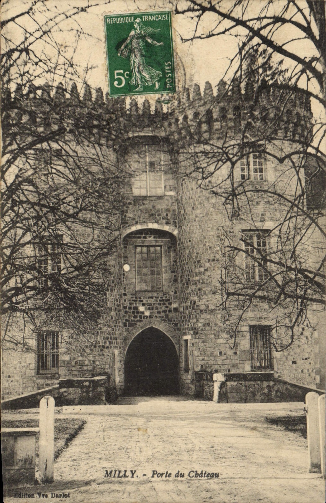 CPA Milly La porte du Chateau 