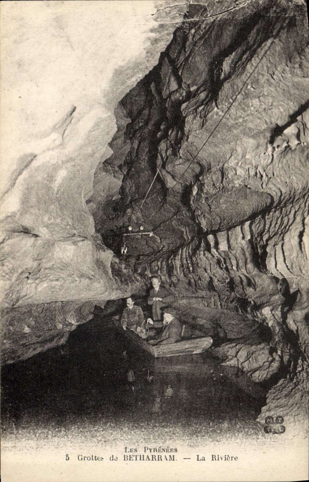CPA Grotte Grottes de Betharram La riviere Barque