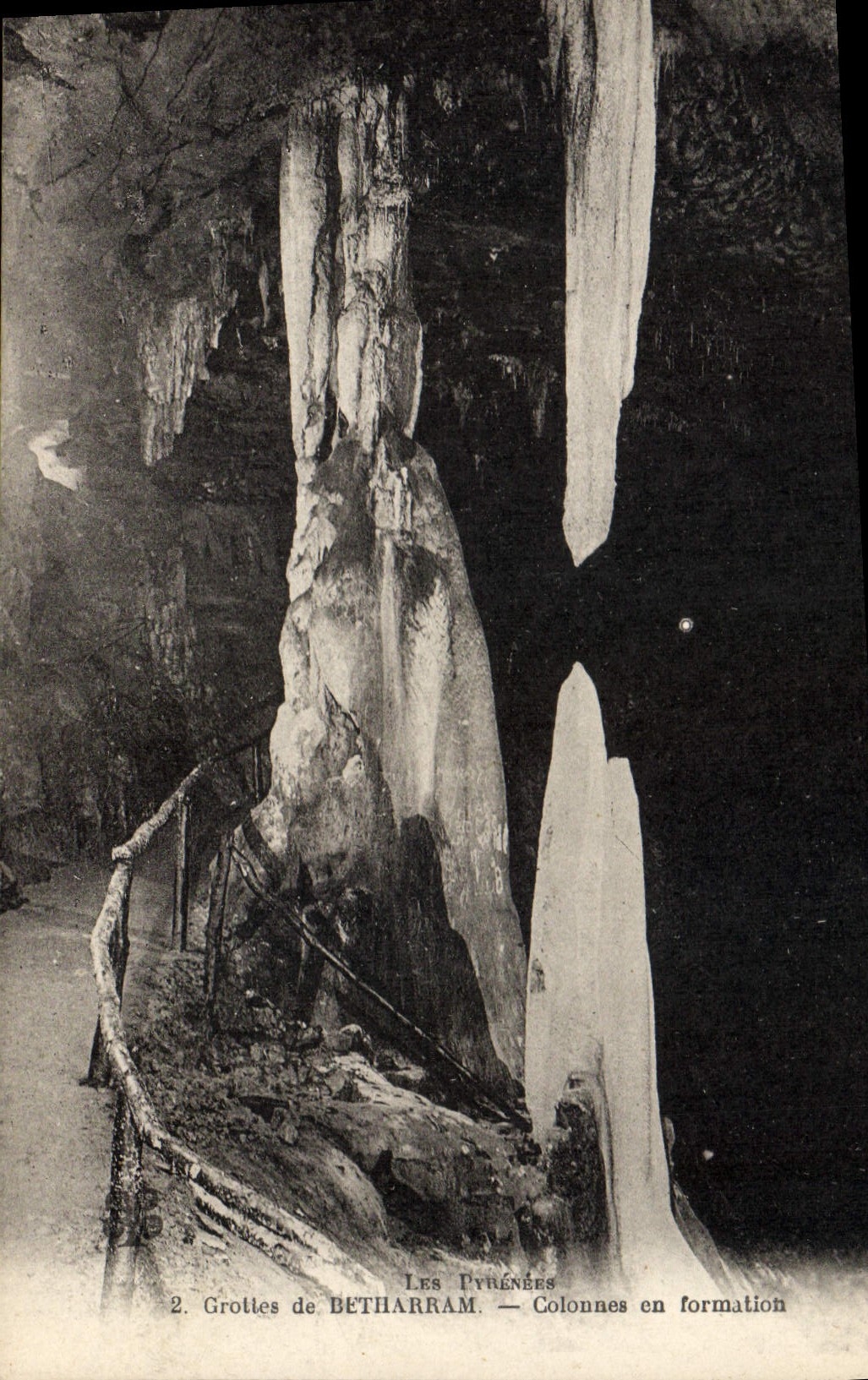CPA Grotte Grottes de Betharram Colonnes en formation