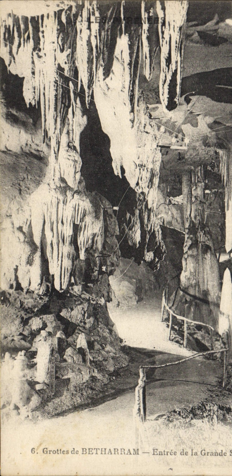 CPA Grotte Grottes de Betharram Entree de la grande salle