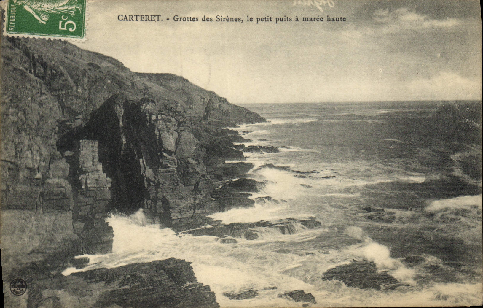 CPA Grotte Grottes des sirenes le petit puits a maree haute Carteret