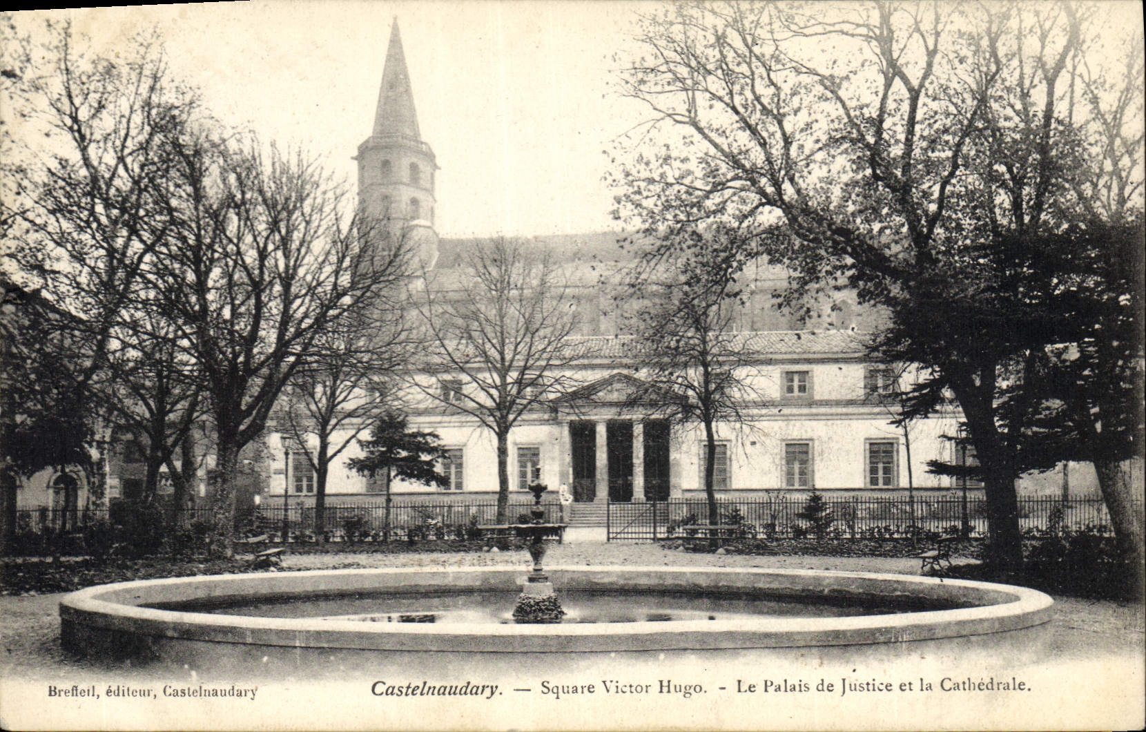 CPA Palais de Justice et la cathedrale Square Victor Hugo Castelnaudary