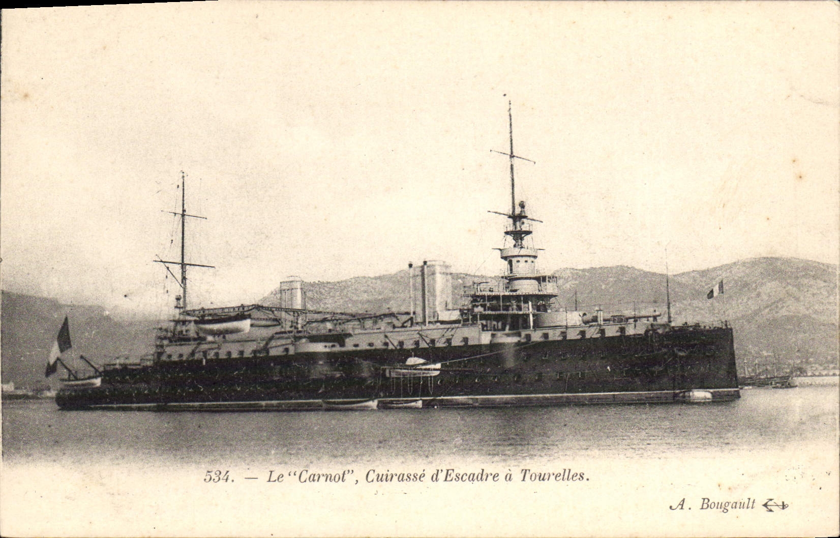 CPA Bateau de Guerre Le Carnot Cuirasse d'escadre a tourelles
