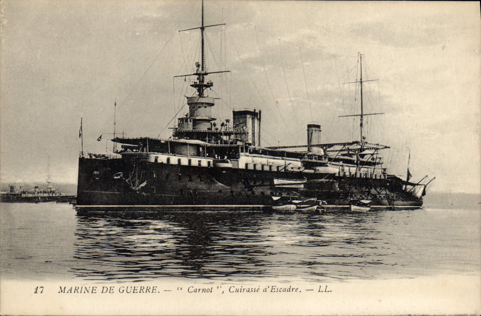 CPA Bateau de Guerre Carnot Cuirasse d'escadre