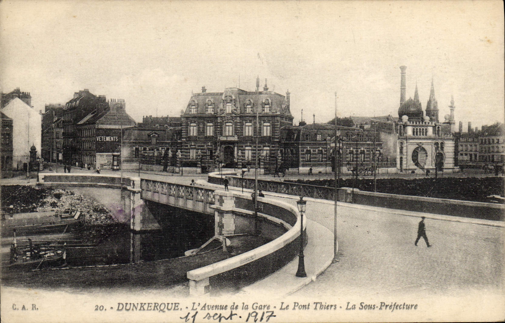CPA Dunkerque L'avenue de la Gare Le Pont Thiers La Sous Prefecture 