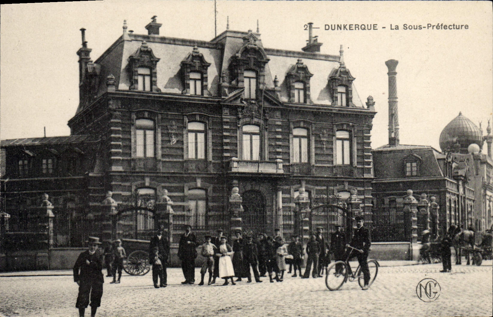 CPA Dunkerque La Sous Prefecture 